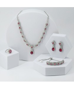 Crimson Grace – Glamorous Ruby-Inspired Jewelry Set